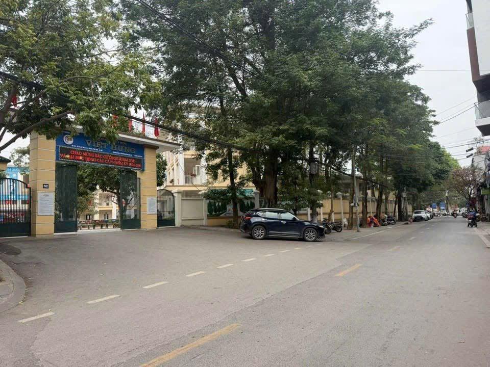 TRUNG TÂM VIỆT HƯNG, CẠNH BIGC LONG BIÊN 33M2 5 TẦNG, Ô TÔ CẠNH NHÀ - NHỈNH 7 TỶ