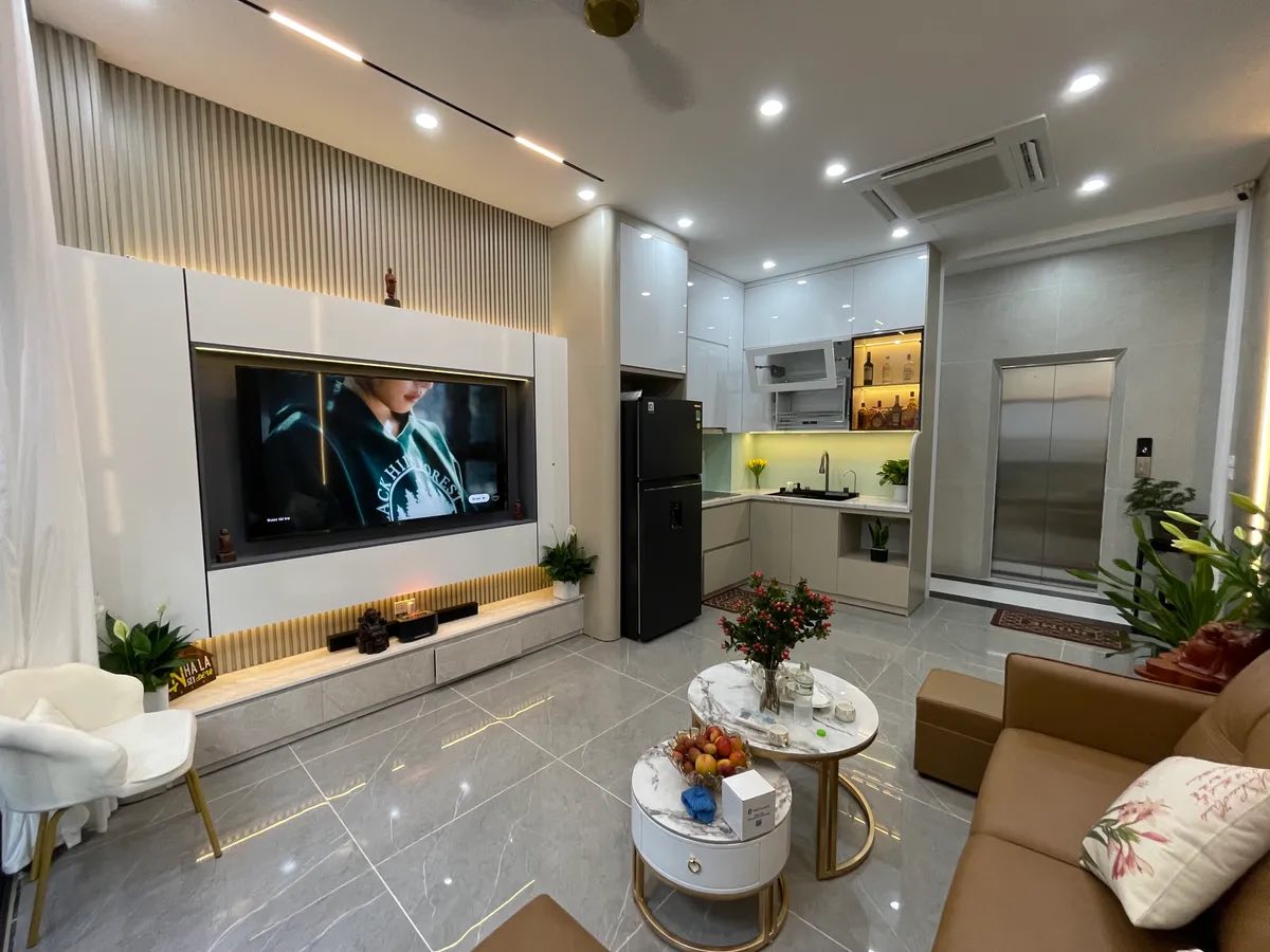 CẦN BÁN NHÀ PHỐ GIA THỤY 37M2 7T, GARA Ô TÔ 7 CHỖ, FULL NỘI THẤT CAO CẤP 13.X TỶ