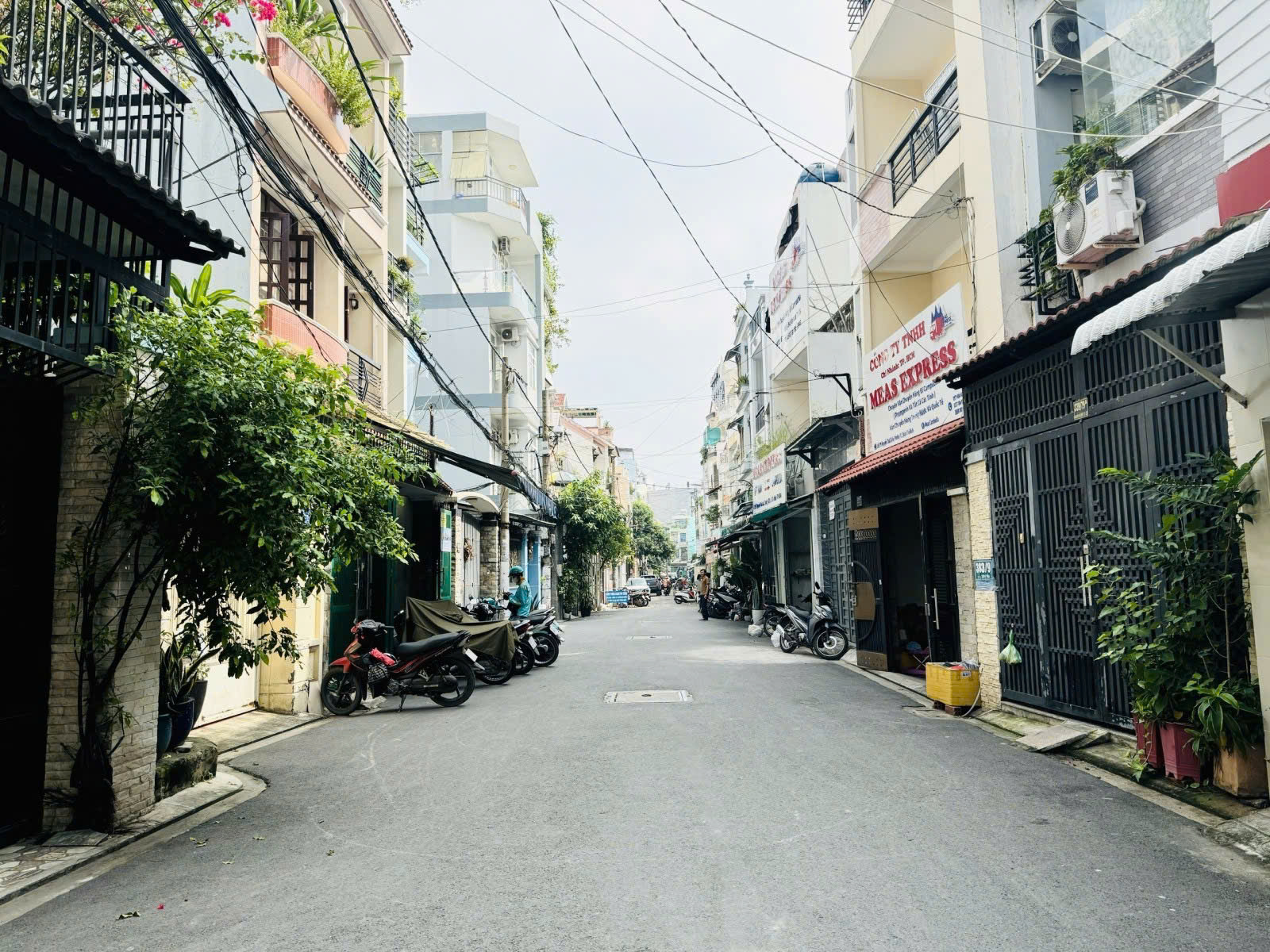 NHỈNH 110TR/M² – KHU K300 – TÂN BÌNH – HẺM 8M – NGANG 11M – 163M² – 4 TẦNG – 60TR/THÁNG