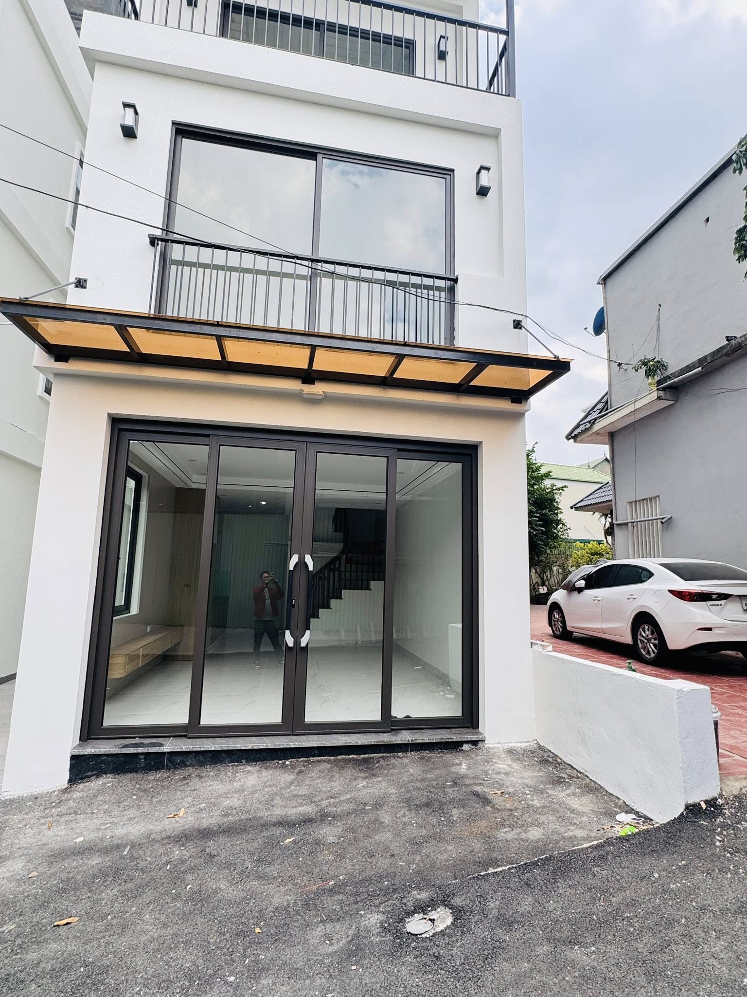 NHÀ GIÁ RẺ QUẬN LONG BIÊN 30M2, 4T, Ô TÔ ĐỖ CỔNG, 5 PHÚT LÊN CẦU VĨNH TUY - 4.X TỶ