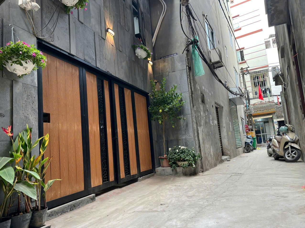 Bán tòa nhà 8 tầng mễ trì dòng tiền khủng