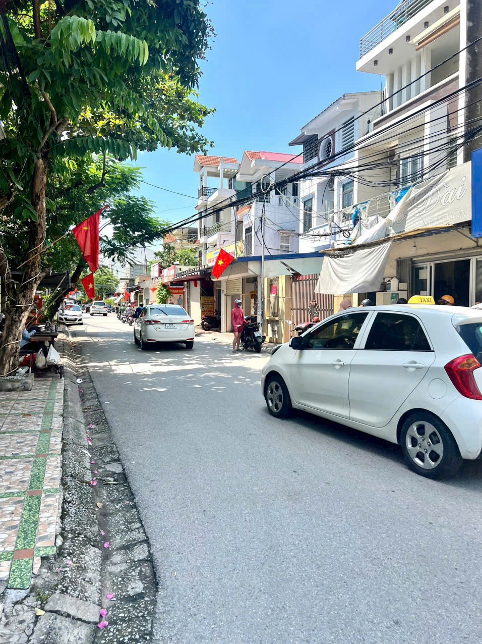CHUYỂN NHƯỢNG GẤP - CĂN NHÀ MẶT ĐƯỜNG TRUNG LỰC, HẢI PHÒNG - CÓ THANG MÁY HIỆN ĐẠI!