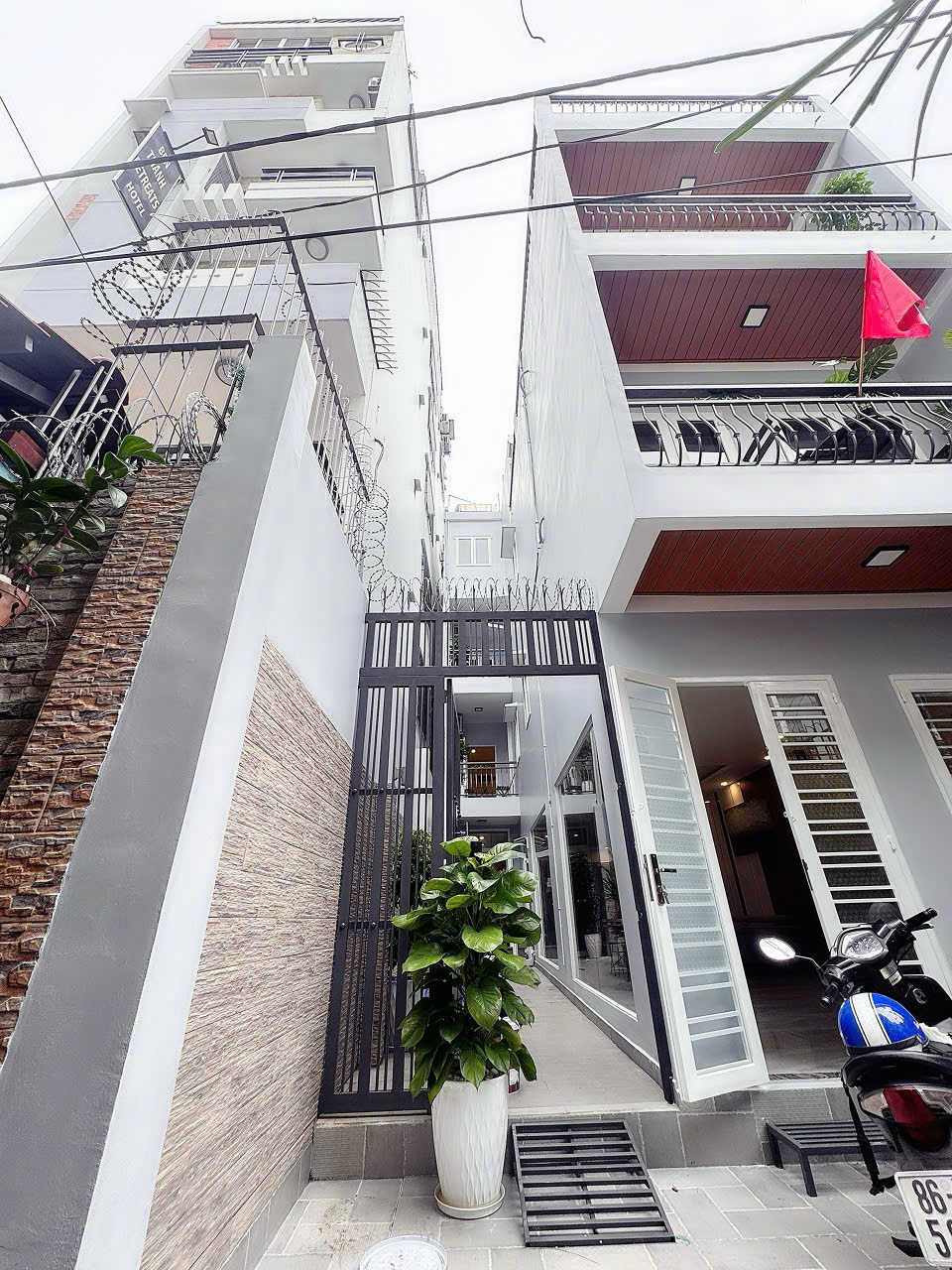 CHÍNH CHỦ CẦN BÁN NHÀ Đ.LÊ THỊ RIÊNG, BẾN THÀNH, Q1 - NGANG HIẾM 6M*18M - THIẾT KẾ DẠNG BIỆT THỰ MINI THU NHỎ SIÊU SANG