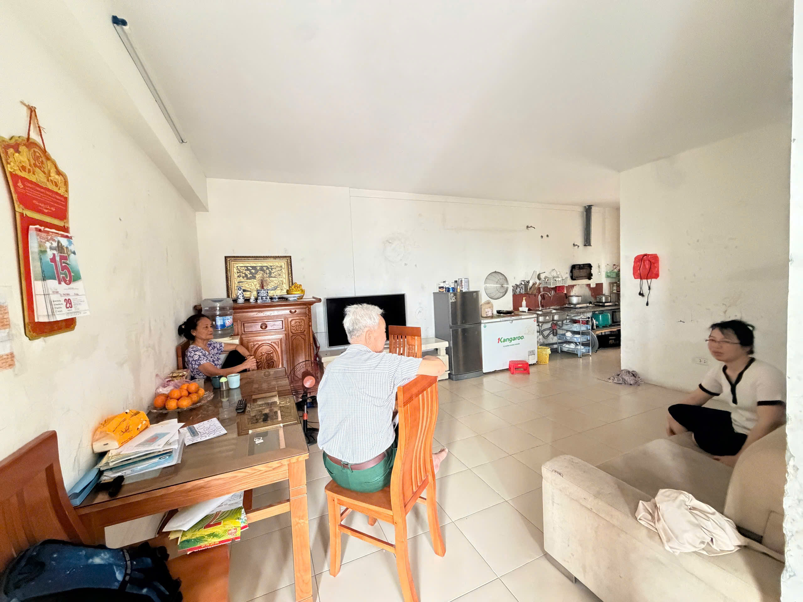 Cho thuê căn 3pn 90m2 cực rộng tại 283 Khương Trung chung cư cao tầng