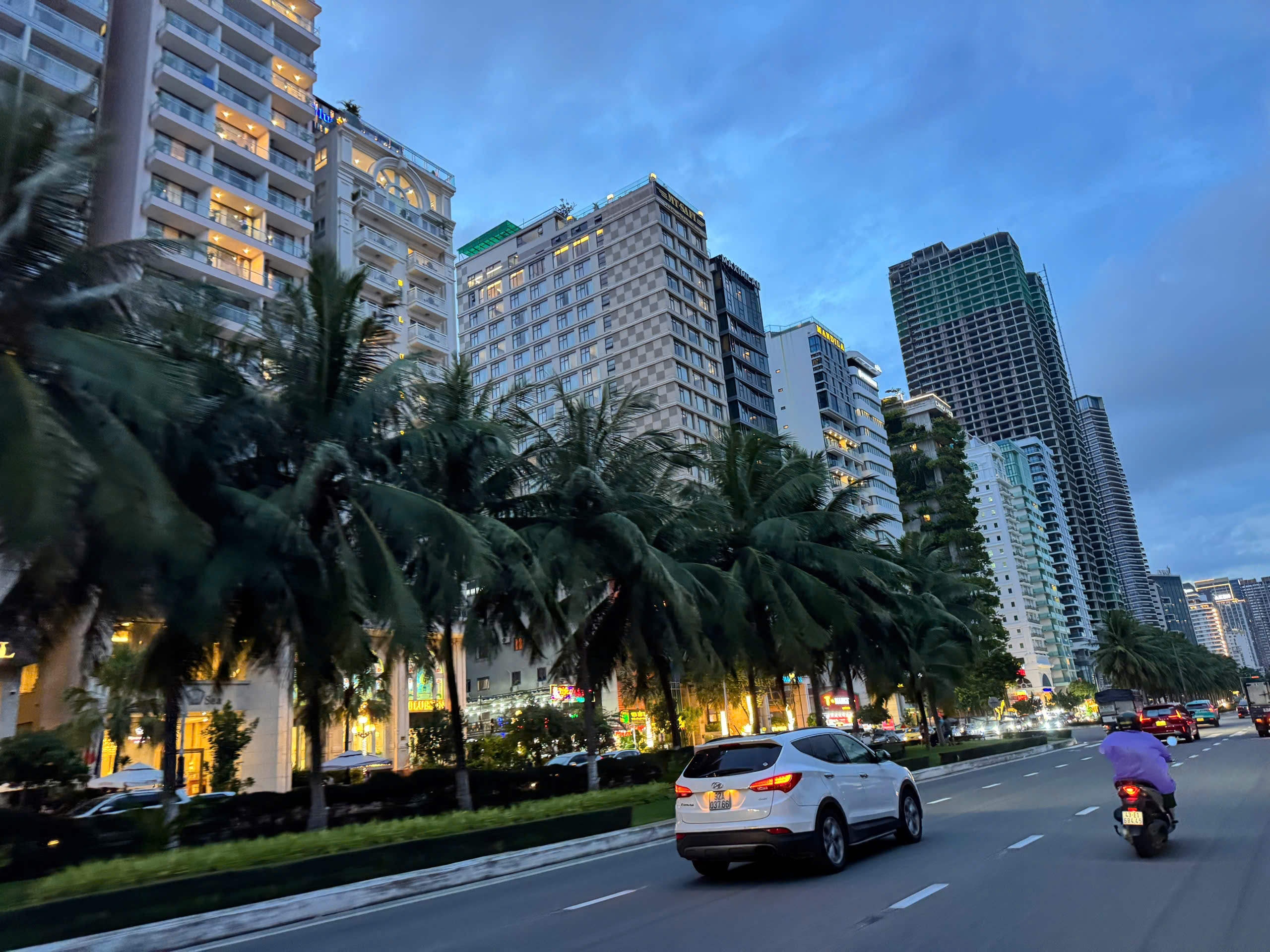 MẢNH ĐẤT ĐẸP SÁT HỒ NGHINH - 200M RA BIỂN MÂN THÁI - 90M2 CHỈ 9.x tỷ