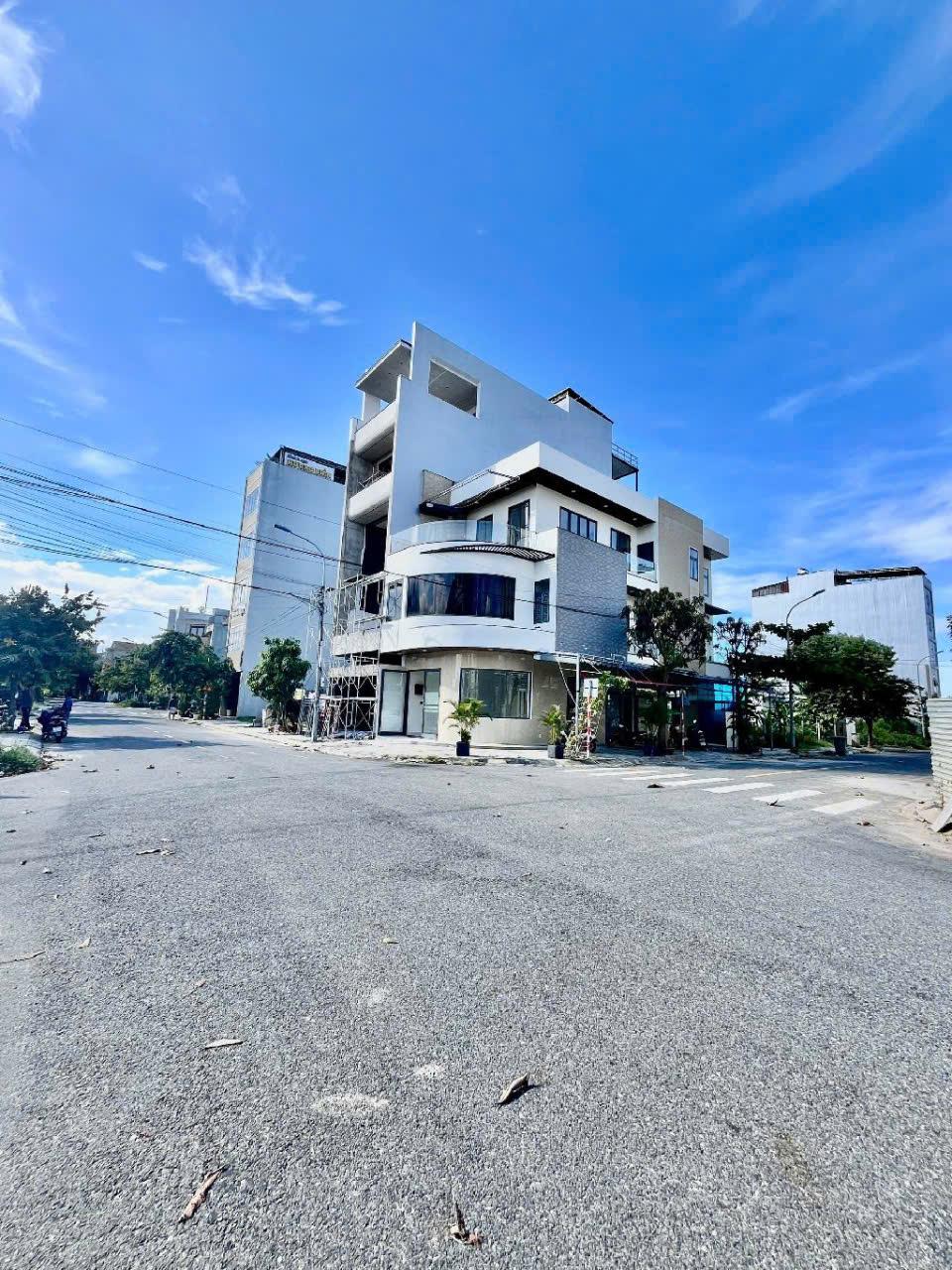 269 - BÁN NHÀ 3 TẦNG LÔ GÓC 2 MẶT TIỀN - DT: 117M2 - NGAY TRỤC SINH SẮC – CÁCH BIỂN CHỈ 100M