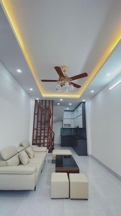 HÀNG XÓM VINHOMES RIVERSIDE 30M2 6 TẦNG, Ô TÔ ĐỖ CỔNG - NHỈNH 7 TỶ