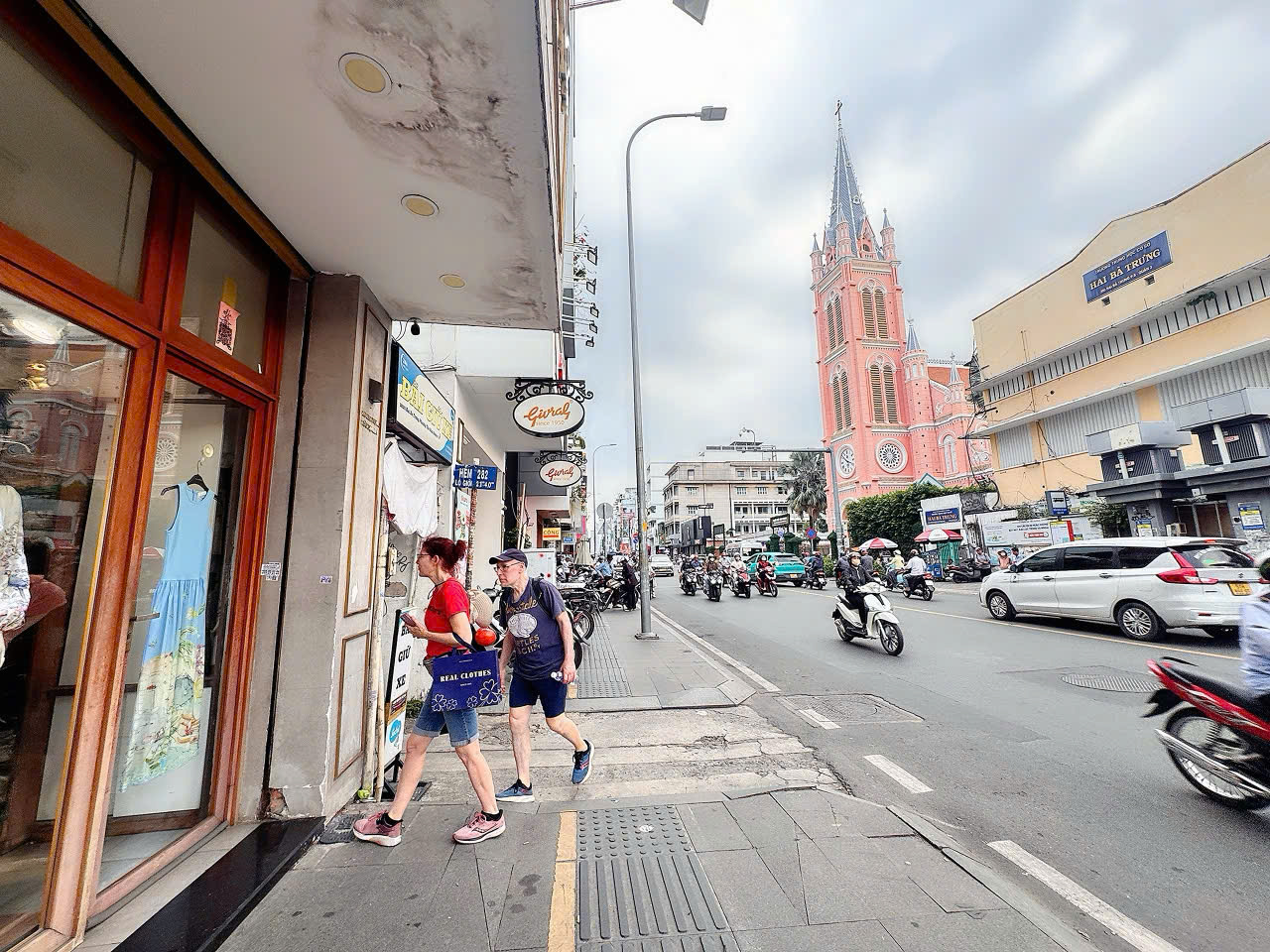 BÁN QUỸ ĐẤT SIÊU HIẾM - MT HỤT Đ.HAI BÀ TRƯNG, P.TÂN ĐỊNH, QUẬN 1 - NGANG 5M NỞ HẬU 7M * 32M VUÔNG ĐẸP - HDT ĐỀU 60TR/TH - GIANG GIANG:0938676685