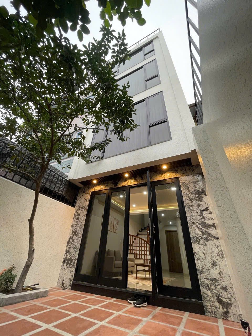 TRUNG TÂM VIỆT HƯNG NHỈNH 12 TỶ, NHÀ 70M2 CÓ GÌ MÀ NHIỀU KHÁCH QUAN TÂM