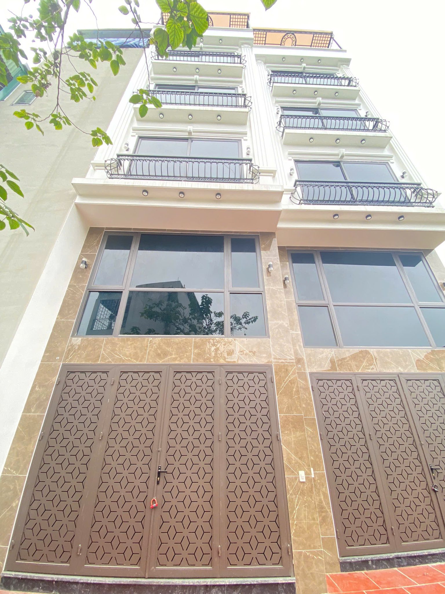 46M2, 6 TẦNG THANG MÁY CẠNH TTTM AEON LONG BIÊN CHỈ 12.X TỶ, Ô TÔ CẠNH NHÀ