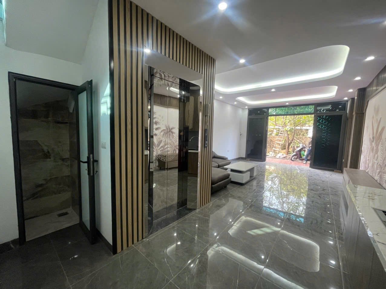 HẠ GIÁ 400TR BÁN NHÀ ĐÀM QUANG TRUNG 46M2, 6 TẦNG THANG MÁY CHỈ 12.X TỶ