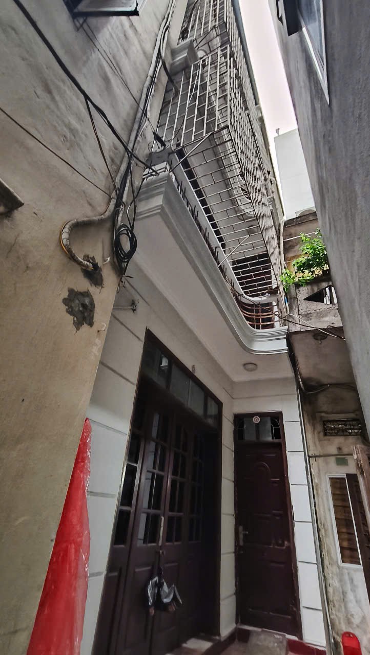 Bán nhà riêng tại Hoàng Văn Thái, Khương Mai, Thanh Xuân, Hà Nội, giá siêu hời 15 tỷ, 52m2 . Kinh doanh tốt , sống lý tưởng .