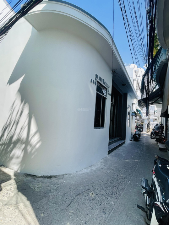 Bán căn góc 2 mặt tiền trung tâm Nha Trang, cách Champa Island 400m. DT 78m2 giá chỉ 2 tỷ 850tr