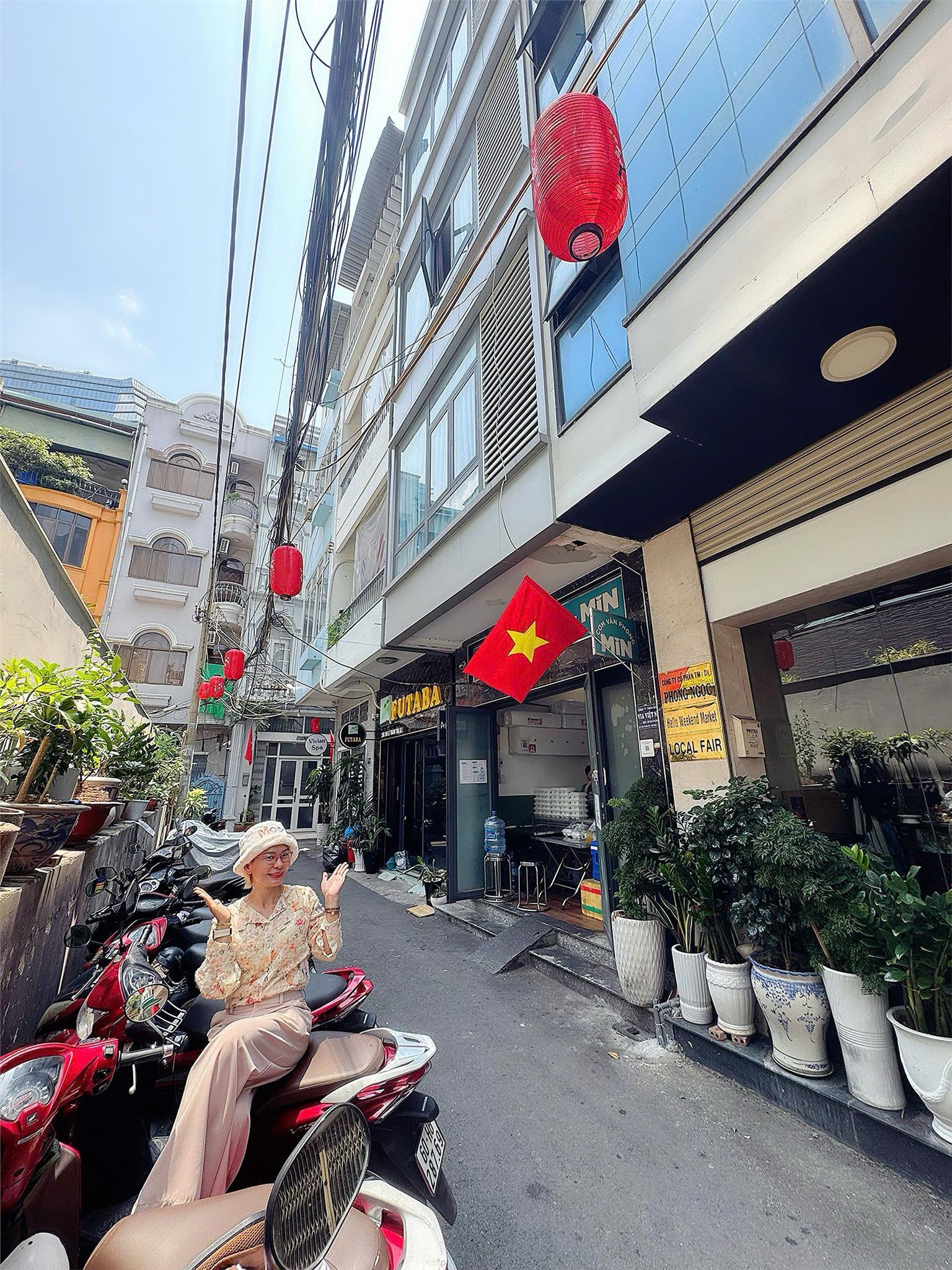BÁN NHÀ MẶT TIỀN HXH 15B ĐƯỜNG LÊ THÁNH TÔN, QUẬN 1 - GIANG GIANG: 093.86.76.685