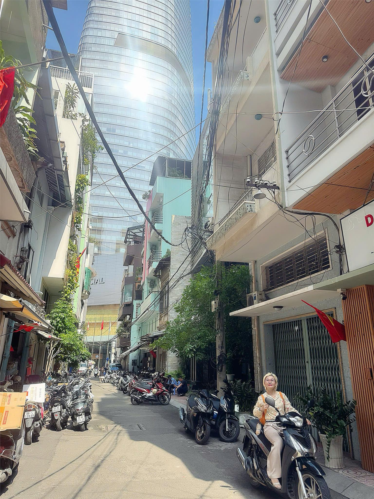 HIẾM BÁN NHÀ MẶT TIỀN 3 ĐƯỜNG KIM CƯƠNG HÀM NGHI & HẢI TRIỀU & NGUYỄN HUỆ - VIEW TÒA NHÀ BITEXCO QUẬN 1 SIÊU ĐẸP - GIANG GIANG: 093.86.76.685