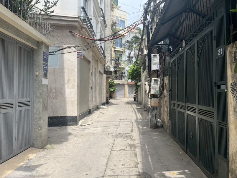 Bán nhà phố Lạc Trung ngõ nông ô tô thang máy dòng tiền 50 triệu khu vực đắt đỏ 70m2 giá 18 tỷ