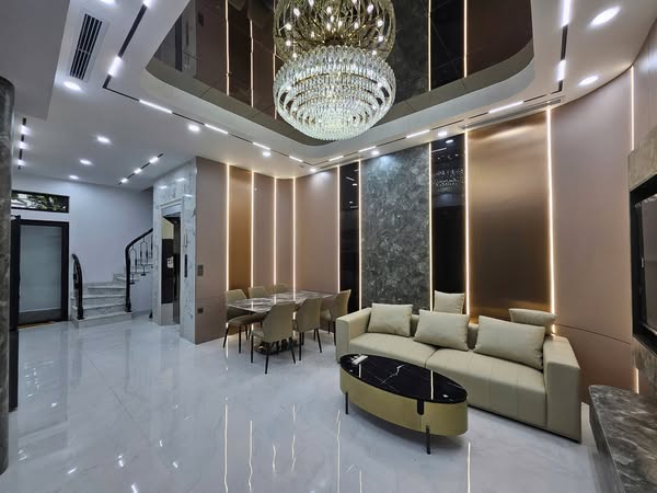 Bán Nhà Trung Tâm Bồ Đề 50m2 6T, Mặt Tiền Quyền Lực, Lô Góc, Full Nội Thất - 12.X Tỷ