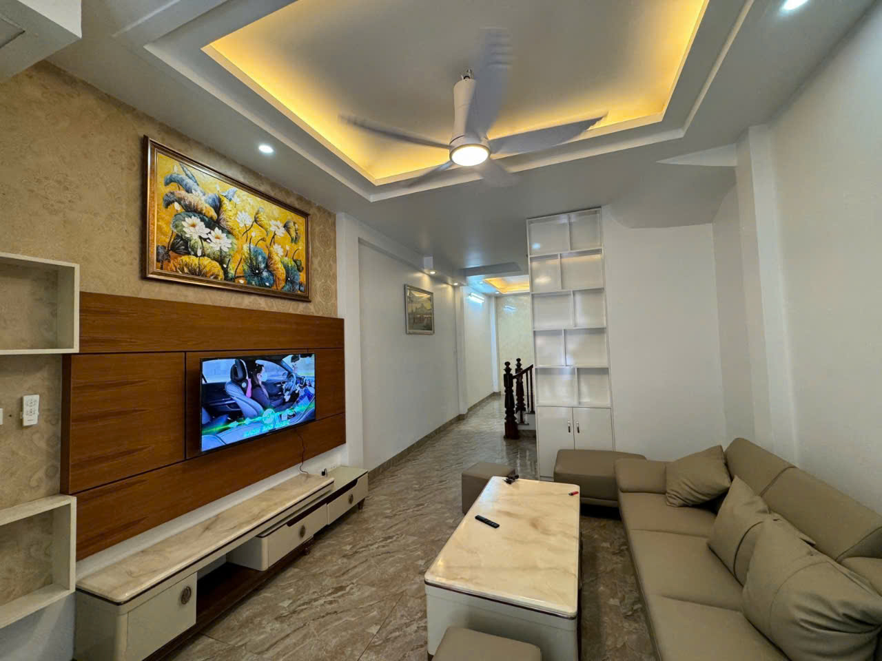 ???????? BÁN NHÀ NGỌC THỤY - LONG BIÊN
???? 4 PHÒNG NGỦ - ĐỦ CÔNG NĂNG - SỔ NỞ HẬU TÀI LỘC

???? Diện tích: 43m²
