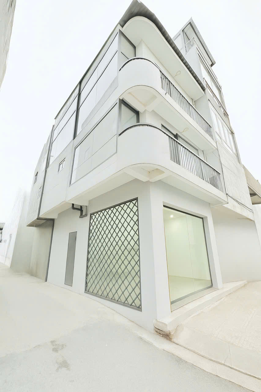 8 Tỷ nhỉnh: MẶT TIỀN Quận 10 cư xá Đồng Tiến, căn góc 2 mặt tiền 3 tầng, thu nhập 1Ty3. 0933910039