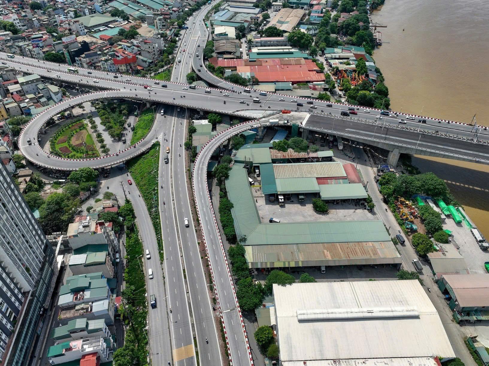 ĐẤT VÀNG TRUNG TÂM LONG BIÊN 55M2, MT4M - NGÕ THÔNG Ô TÔ - NHỈNH 12 TỶ