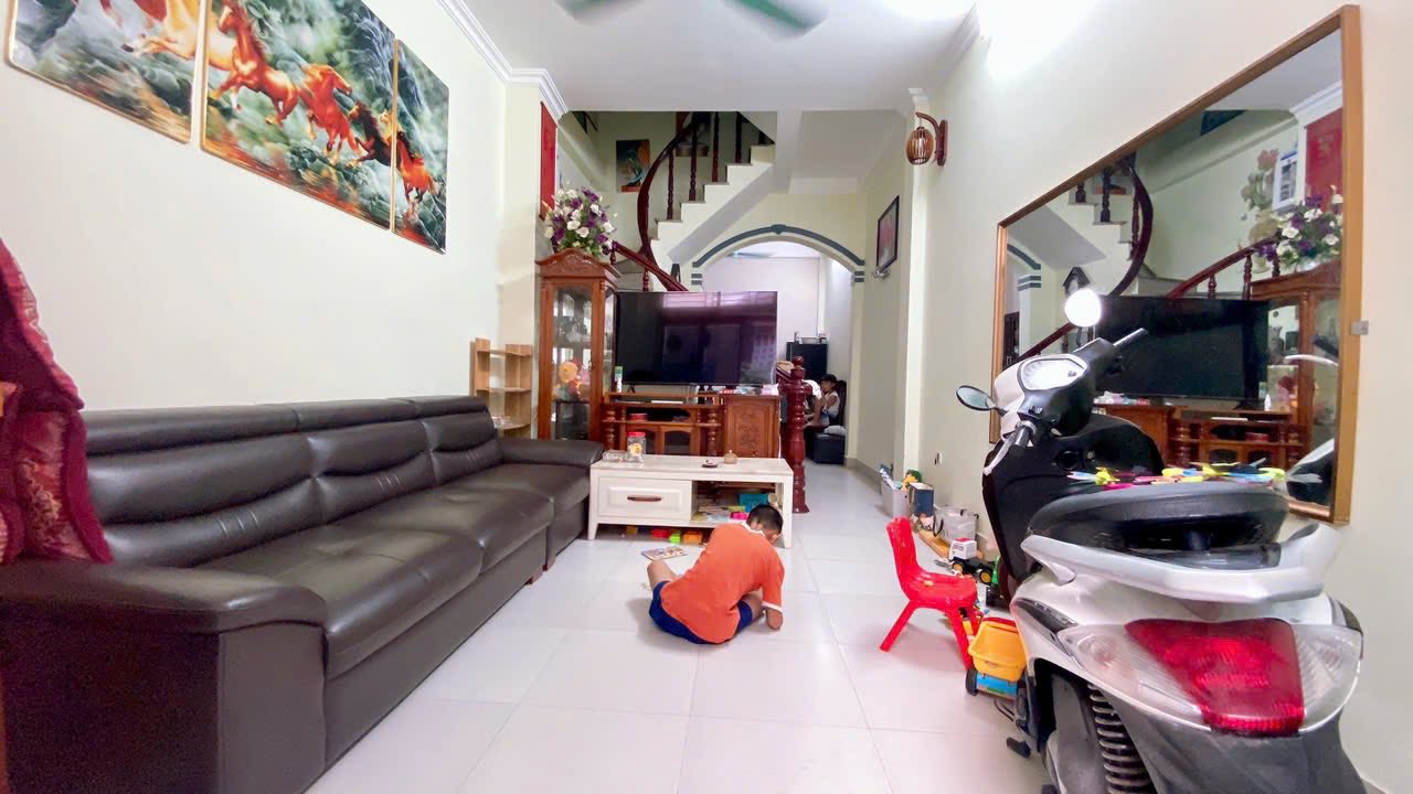 BẠN CẦN MUA NHÀ 4 PHÒNG NGỦ, TÀI CHÍNH QUANH 9 TỶ, GẦN CẦU CHƯƠNG DƯƠNG