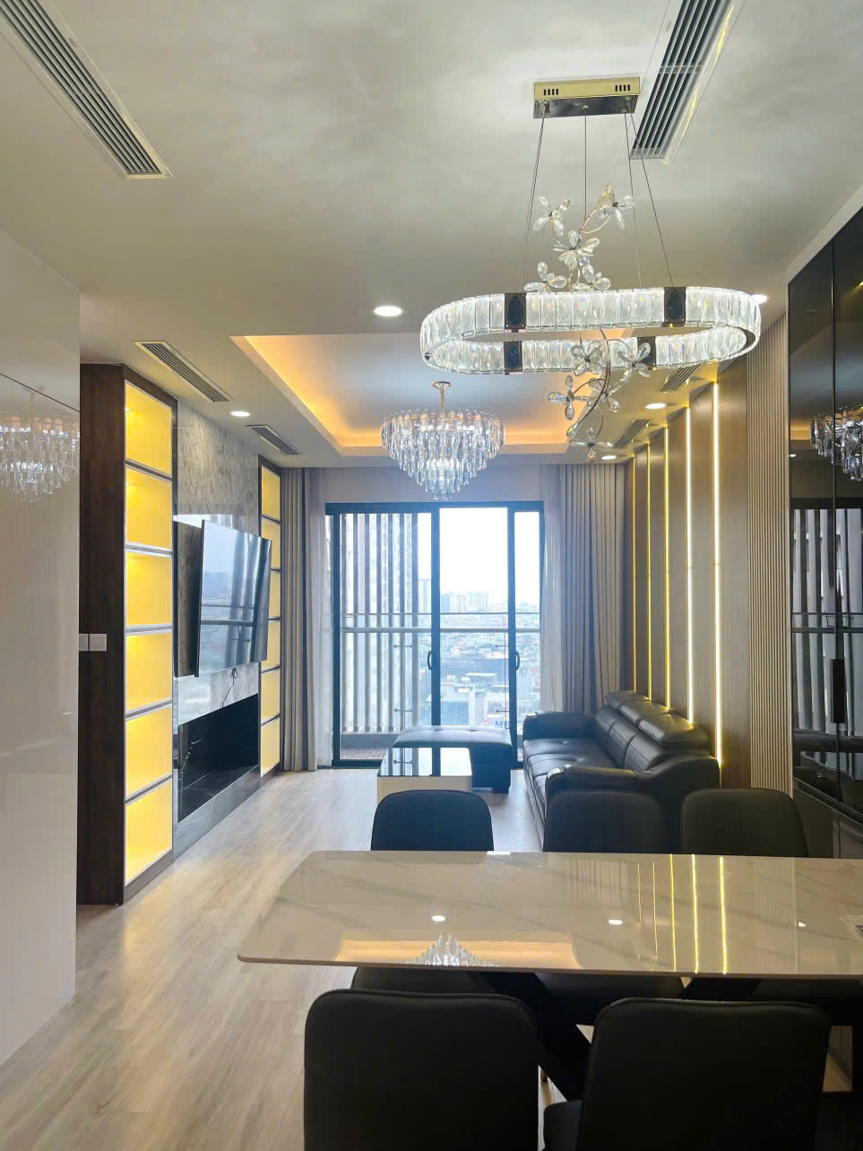 CĂN HỘ 3PN SIÊU ĐẸP – CHỈ XÁCH VALI VÀO Ở TẠI DIAMOND BRG 25 LÊ VĂN LƯƠNG, HÀ NỘI