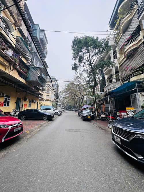 Bán nhà phố Lạc Trung, ngõ thông rộng ô tô tránh nhau, nhà mới thiết kế hiện đại, giá nhỉnh 10 tỷ.