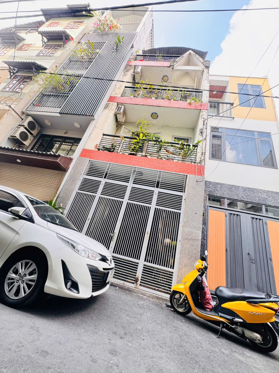 BÁN NHÀ 5 TẦNG MỚI - MẶT TIỀN XE HƠI ĐẬU CỬA Đ.NGUYỄN THIỆN THUẬT, QUẬN 3- KHU VIP PHÂN LÔ BÀN CỜ HIẾM NHÀ BÁN CHỈ 11,9T- 0938676685 GIANG GIANG