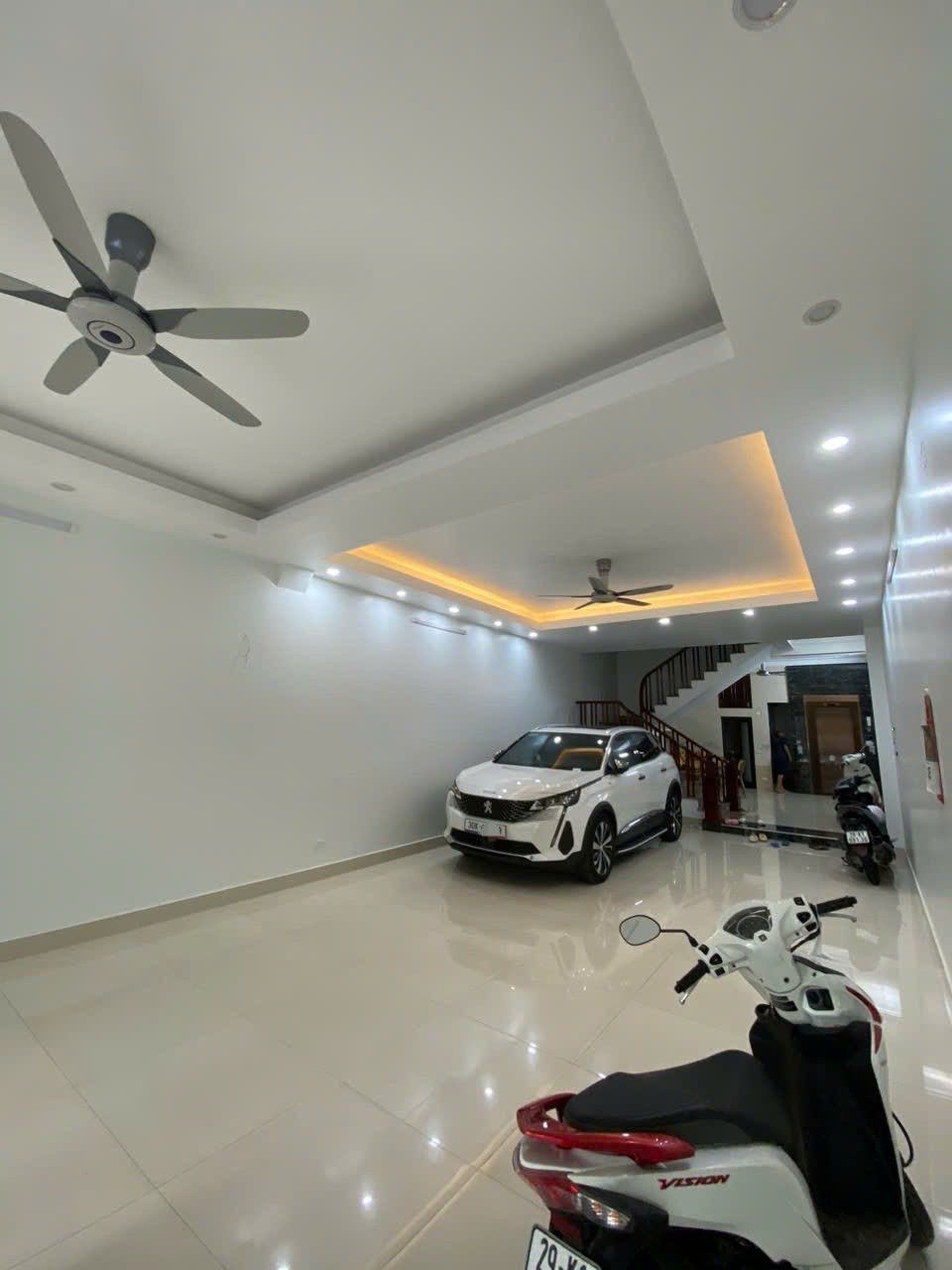 BÁN NHÀ MẶT PHỐ TĐC PHỐ TRẠM – THANG MÁY – FULL NỘI THẤT – CHỈ 39 TỶ