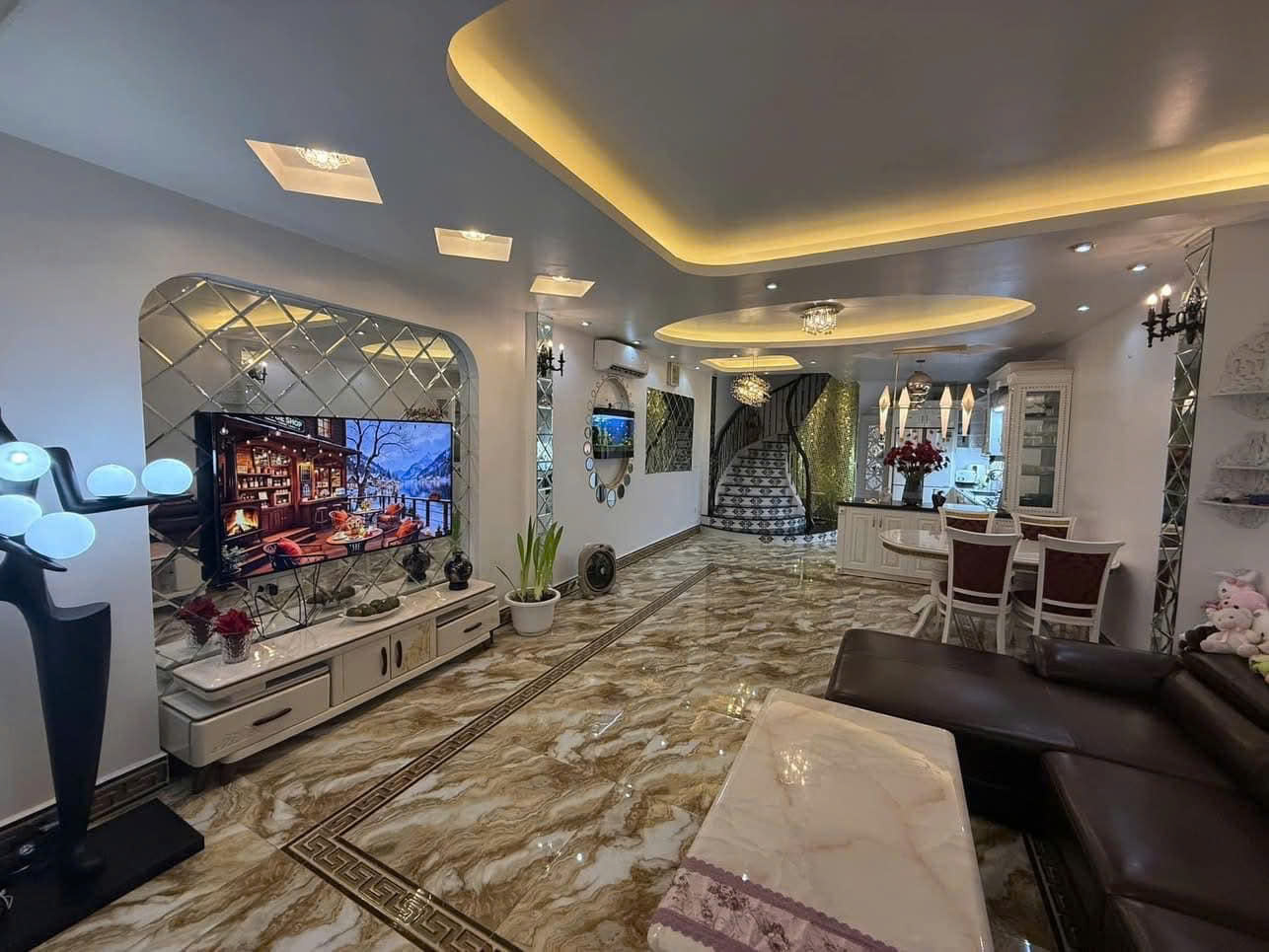 ???? SIÊU PHẨM NHÀ ĐẸP ĐỊNH CÔNG, HOÀNG MAI ????
???? Diện tích: 80m² – Mặt tiền rộng 5m – Ô tô đỗ gần cửa
???? Giá bán: Hơn 13 tỷ (có thương lượng)