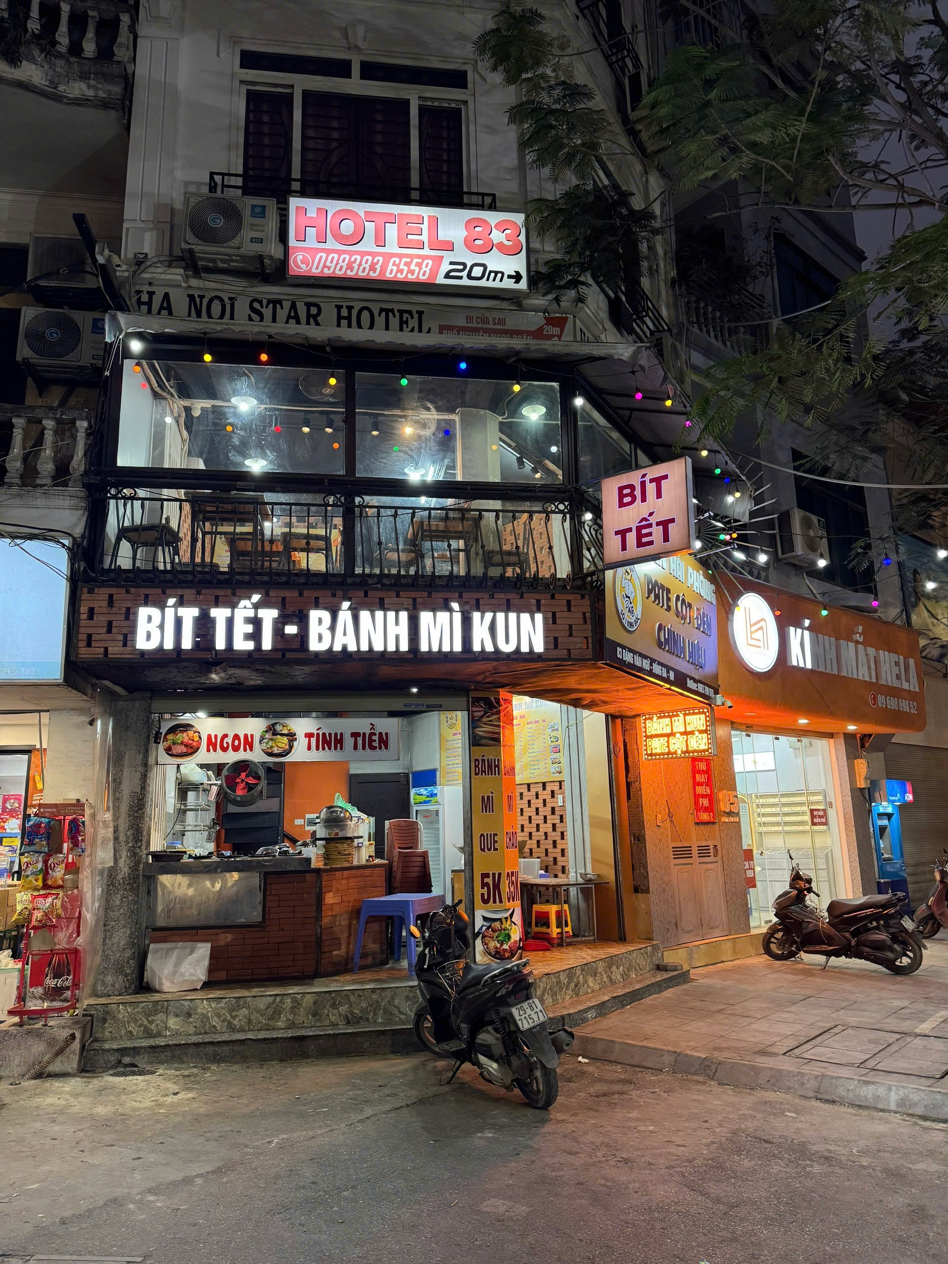 SANG NHƯỢNG CỬA HÀNG BÍT TẾT – BÁNH MÌ PATE CỘT ĐÈN TẠI ĐỐNG ĐA, HÀ NỘI