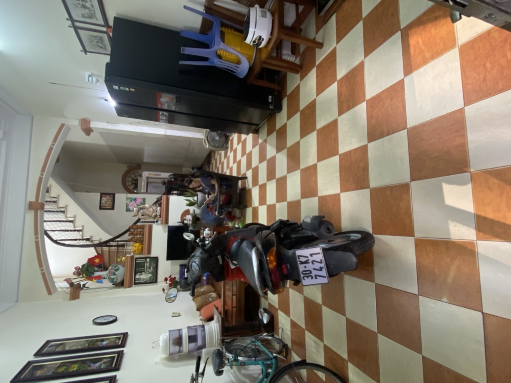 Nguyễn Chính mặt phố, ô tô tránh đỗ, kinh doanh sầm uất, nở hậu, 2 thoáng