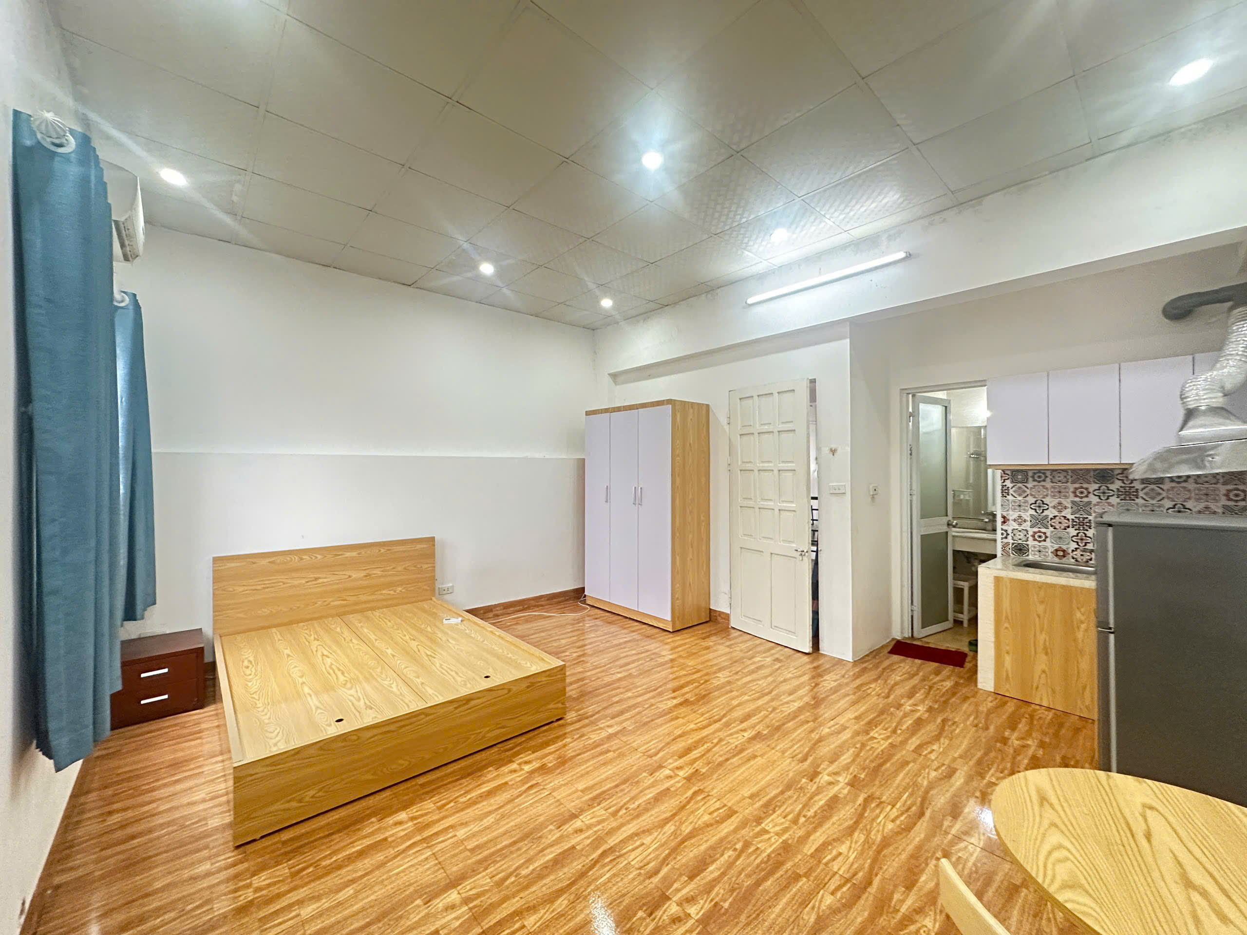 Cho Thuê phòng cực đẹp ban công thoáng ô tô đỗ tại Ngõ 116 Miếu Đầm, Mễ Trì