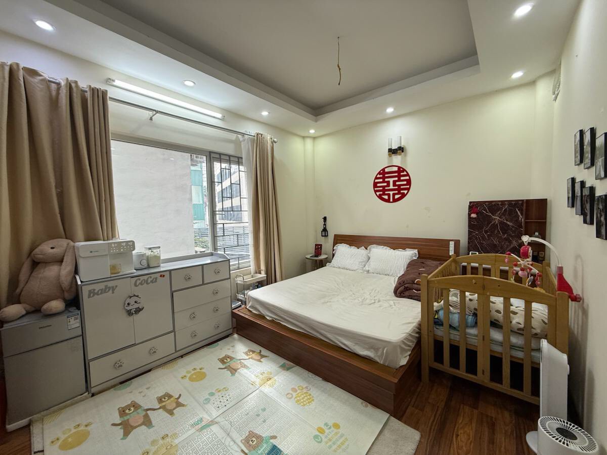 Bán Nhà 5 Tầng Ngõ Văn Cao, Liễu Giai, Ba Đình. Diện tích 57m2. Giá 15.95 Tỷ