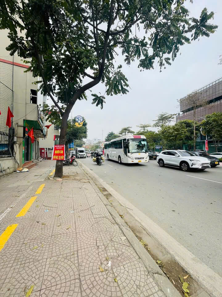 Bán nhà 2 tầng giá ngang bán đất Ngọc Trì, Thạch Bàn  DT 36m - MT 4,3m  Nhích 6 tỷ tí ti