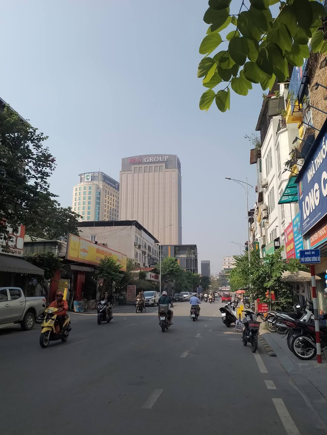 CĂN HỘ CAO CẤP - HOÀN KIẾM HÓT HÍT - HAI THOÁNG TRƯỚC SAU - MẶT PHỐ THỨ CẤP - DÒNG TIỀN ỔN ĐỊNH - SỔ ĐỎ HOA KHÔI - 23 TỶ