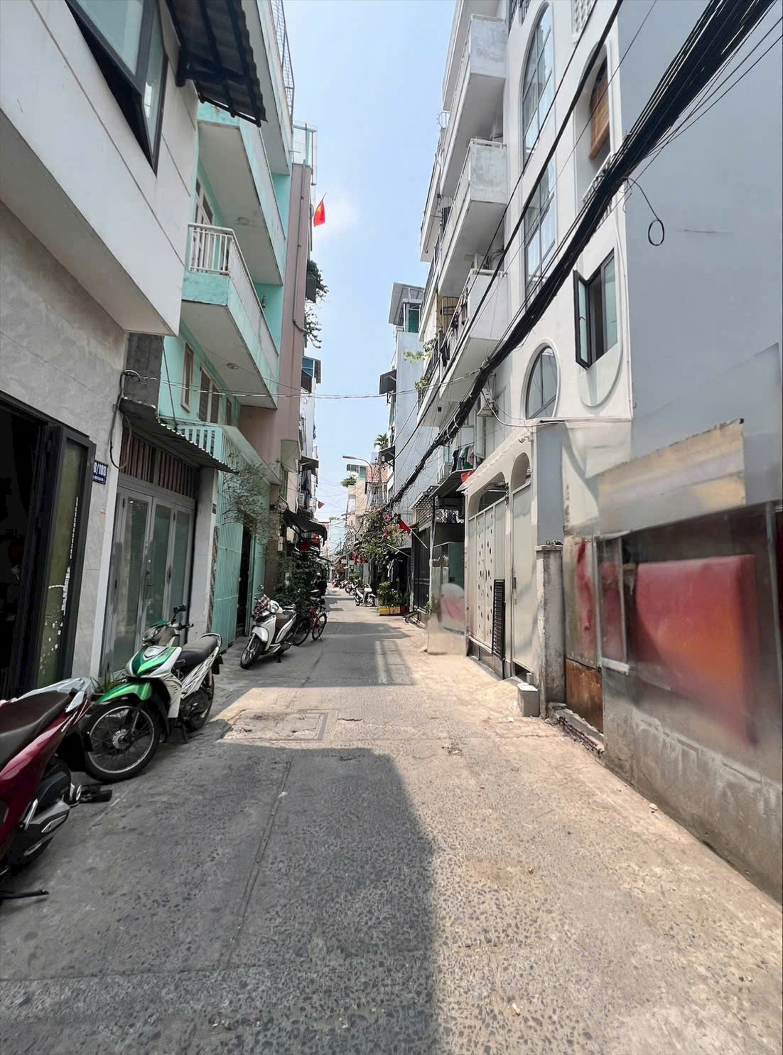 Nhà hẻm 98 Bùi Văn Ba – Vị trí đẹp- chỉ 7 Tỷ 9 TL
