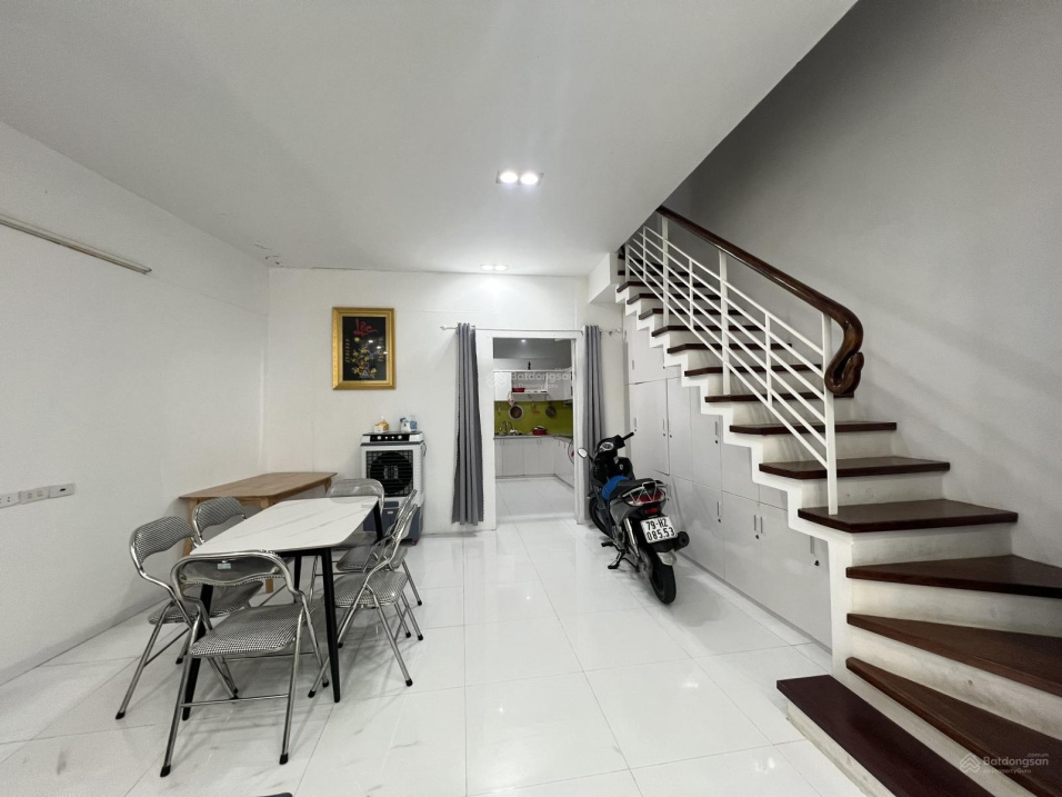 ???? Giá tốt! Bán nhà 4 tầng trung tâm TP Nha Trang – hẻm thông, gần biển, sổ hồng hoàn công đầy đủ