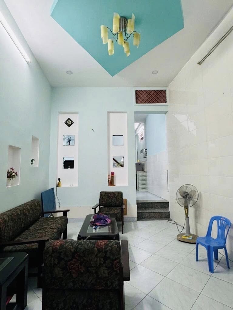 NHÀ BÁN CHÍNH CHỦ HẺM XE HƠI ĐƯỜNG TRẦN QUANG KHẢI Q1 - KHÔNG QUI HOẠCH ,