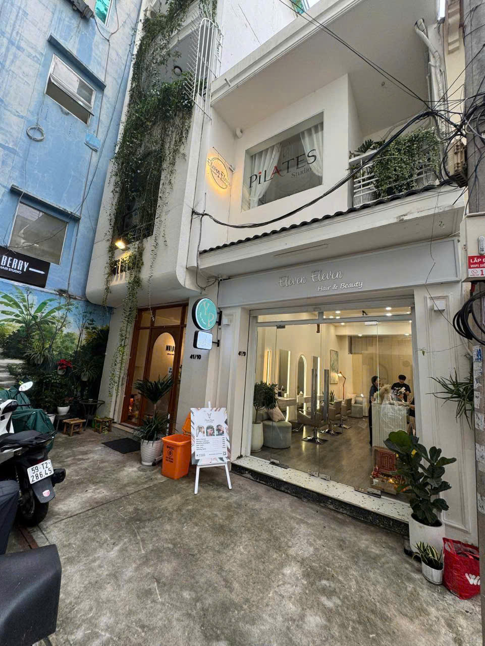 HẺM OTO ĐỖ CỬA ĐƯỜNG NGUYỄN BỈNH KHIÊM QUẬN 1 - NHÀ MỚI ĐẸP VÀO Ở NGAY ,
