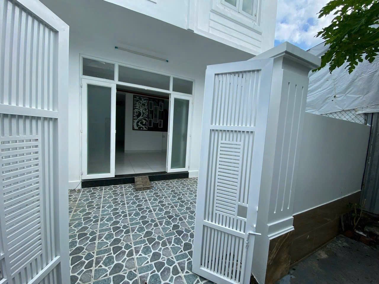 BÁN NHÀ 2 TẦNG HẺM Ô TÔ GÒ CHÙA PHƯỚNG TÂY NHA TRANG