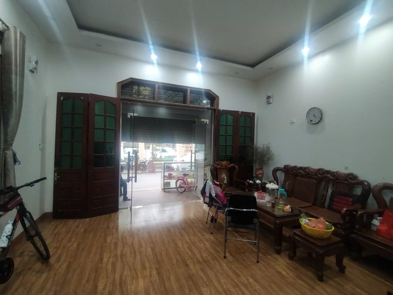 BÁN NHÀ HOA LÂM-LONG BIÊN LÔ GÓC 2 MẶT Ô TÔ TRÁNH – KINH DOANH ĐỈNH – CHIA 2 LÔ – TƯƠNG LAI RỰC SÁNG ????
???? Hoa Lâm, Long Biên – 77/84m² – MT 5.3m – Giá 19.5 tỷ