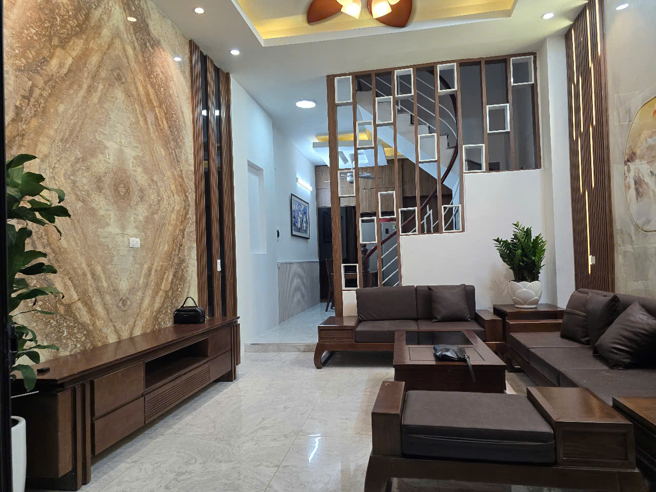 Bán nhà phố Thanh Trì Hoàng Mai 30m 5 tầng 3 ngủ