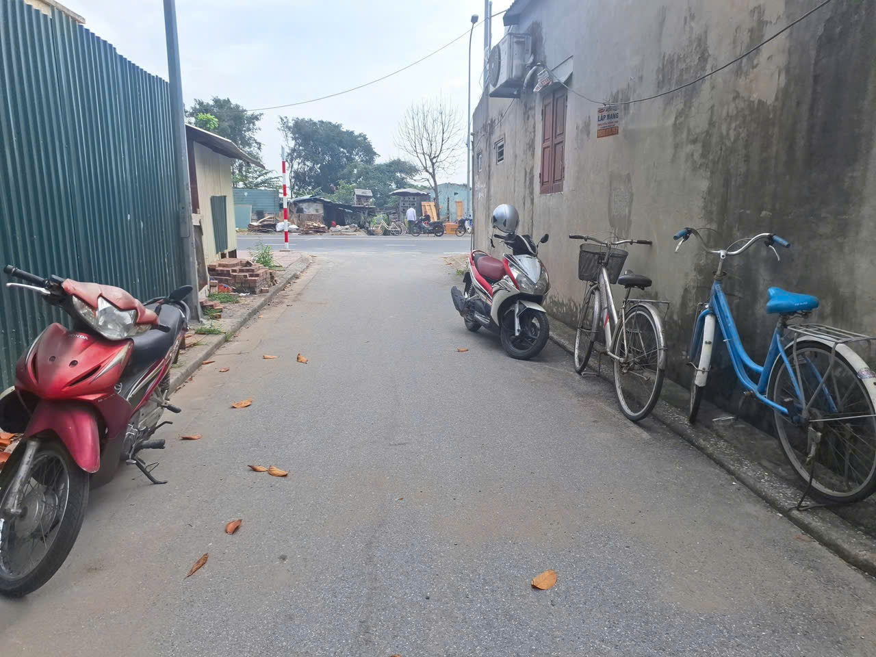 ???? BÁN NHÀ SIÊU PHẨM CỰ KHỐI – ĐẤT PHÂN LÔ ĐẤU GIÁ – VỈA HÈ – GARA – THANG MÁY – KINH DOANH ????

???? Cự Khối, Long Biên
???? Diện tích: 57m² – 7 tầng – MT 5.1m
???? Giá: 15.8 tỷ
