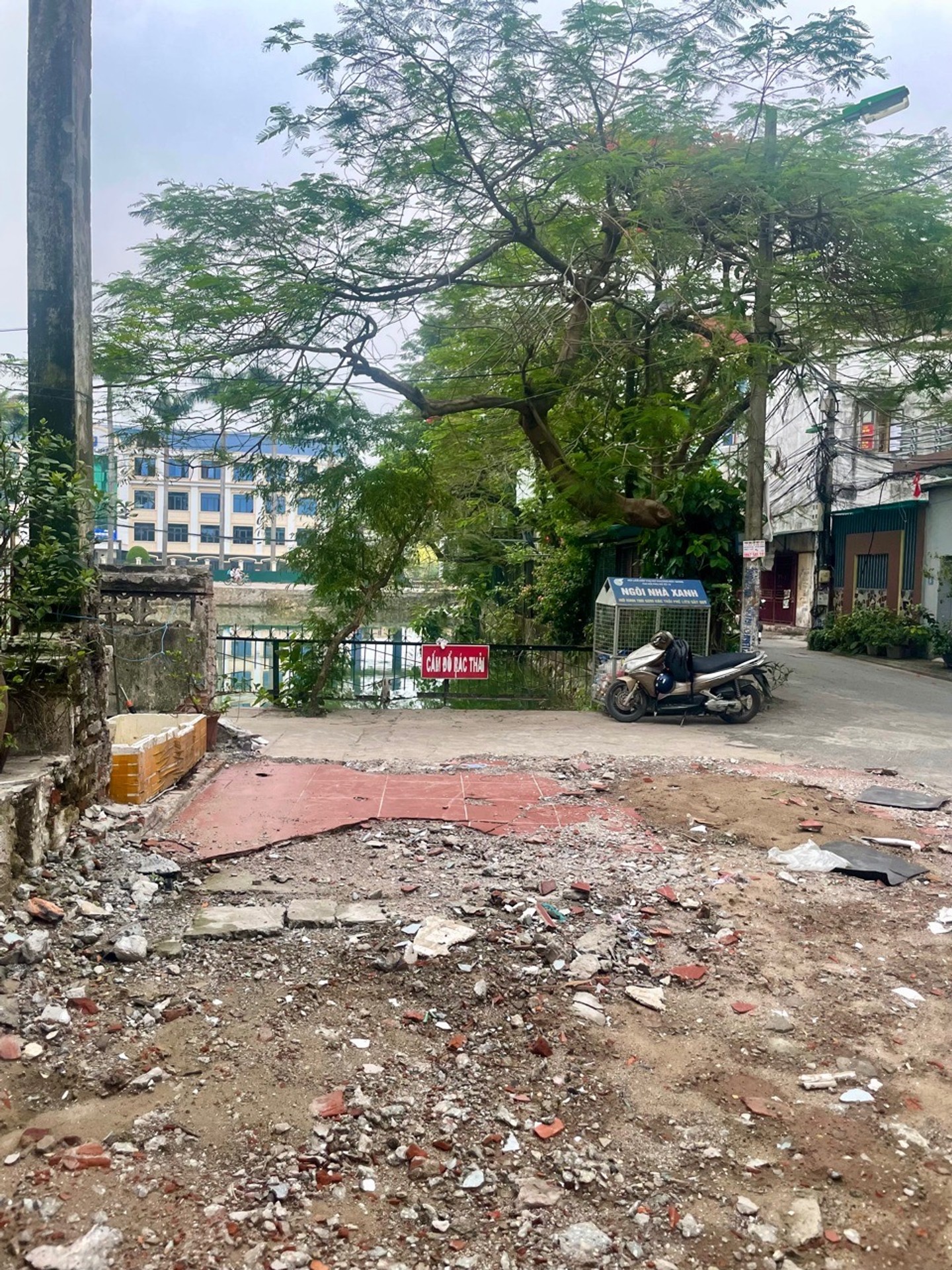 Đất Đức Giang lô góc view hồ 11 tỷ 51m ô tô vỉa hè kinh doanh