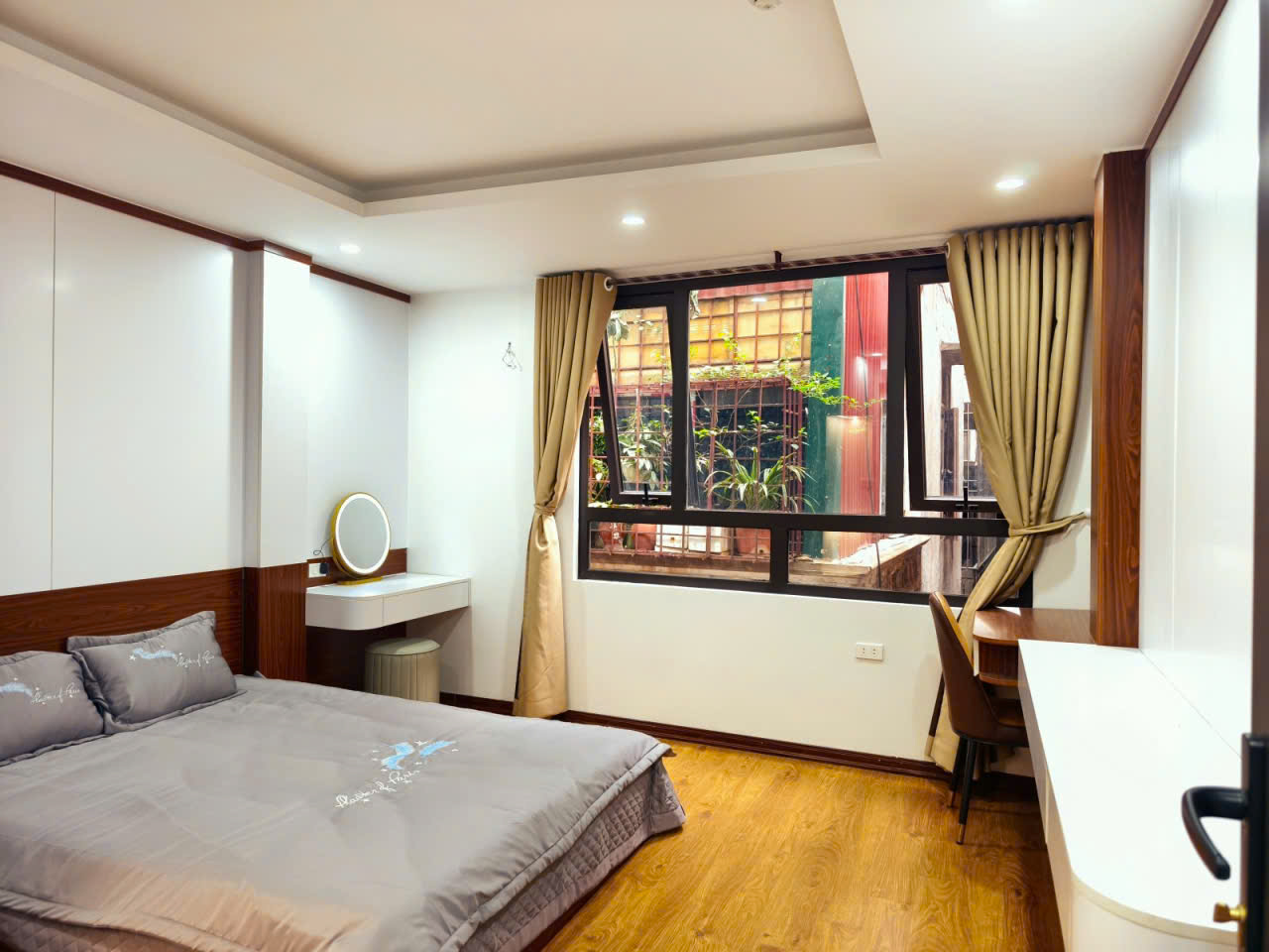 NHÀ MẶT NGÕ THÔNG SẦM UẤT - 2 MẶT THOÁNG – TRUNG TÂM BÁCH KHOA 41m,  6 T, mt 4m, 14  tỷ