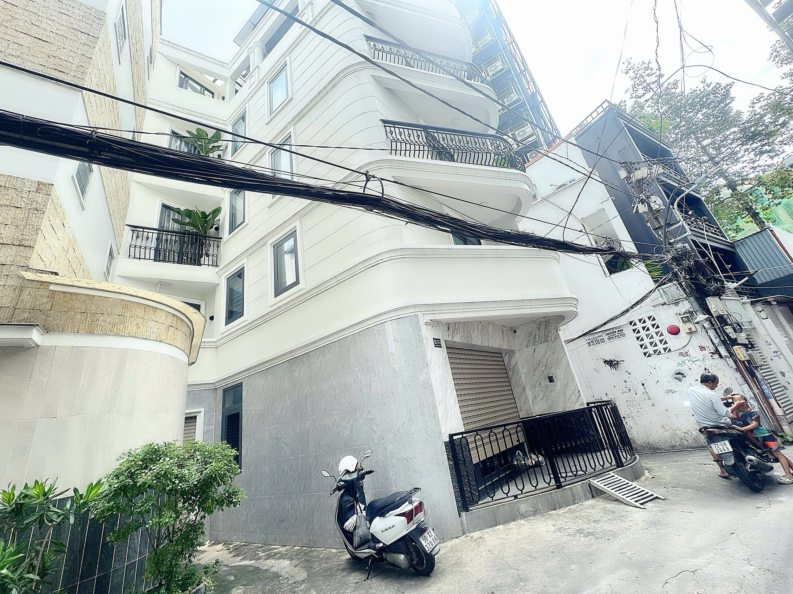 DUY NHẤT NHÀ BÁN - CĂN GÓC 3 MẶT TIỀN - XE HƠI NGỦ TRONG NHÀ Đ.BÙI THỊ XUÂN, QUẬN 1 - NGANG ĐẸP 4M NỞ HẬU VUÔNG 6M*13M ĐẸP