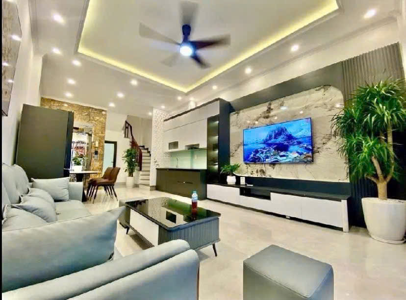 NHÀ RIÊNG 6 TẦNG THANG MÁY_ SÁT CV HOÀ BÌNH/ NGOẠI GIAO ĐOÀN- DT 35M2x 6 TẦNG- MẶT NGÕ THÔNG- Nhỉnh 8 Tỷ