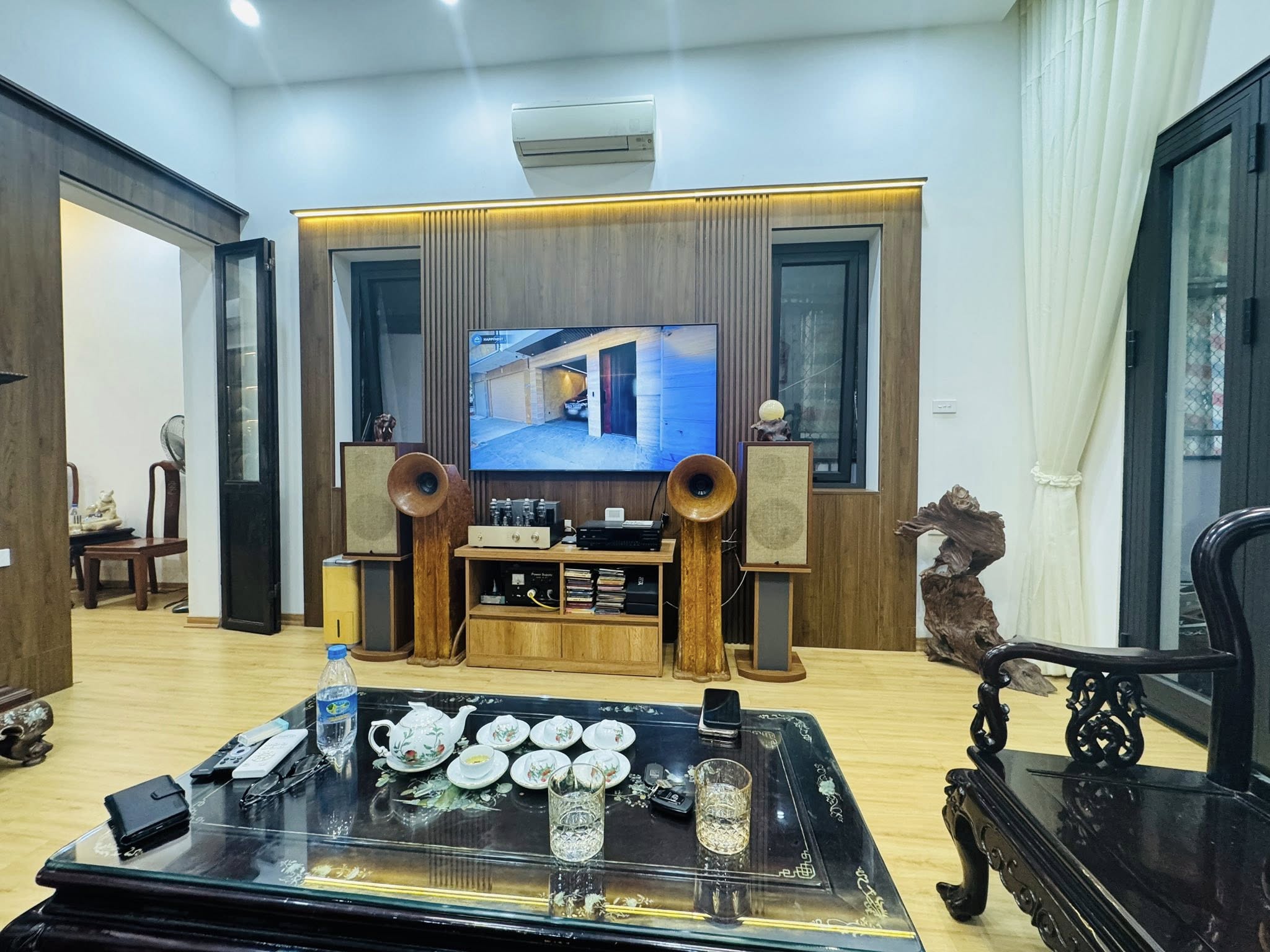 TRUNG TÂM PHỐ THẠCH BÀN LONG BIÊN 75M2, MT4.5M VỈA HÈ, KINH DOANH - NHỈNH 20 TỶ