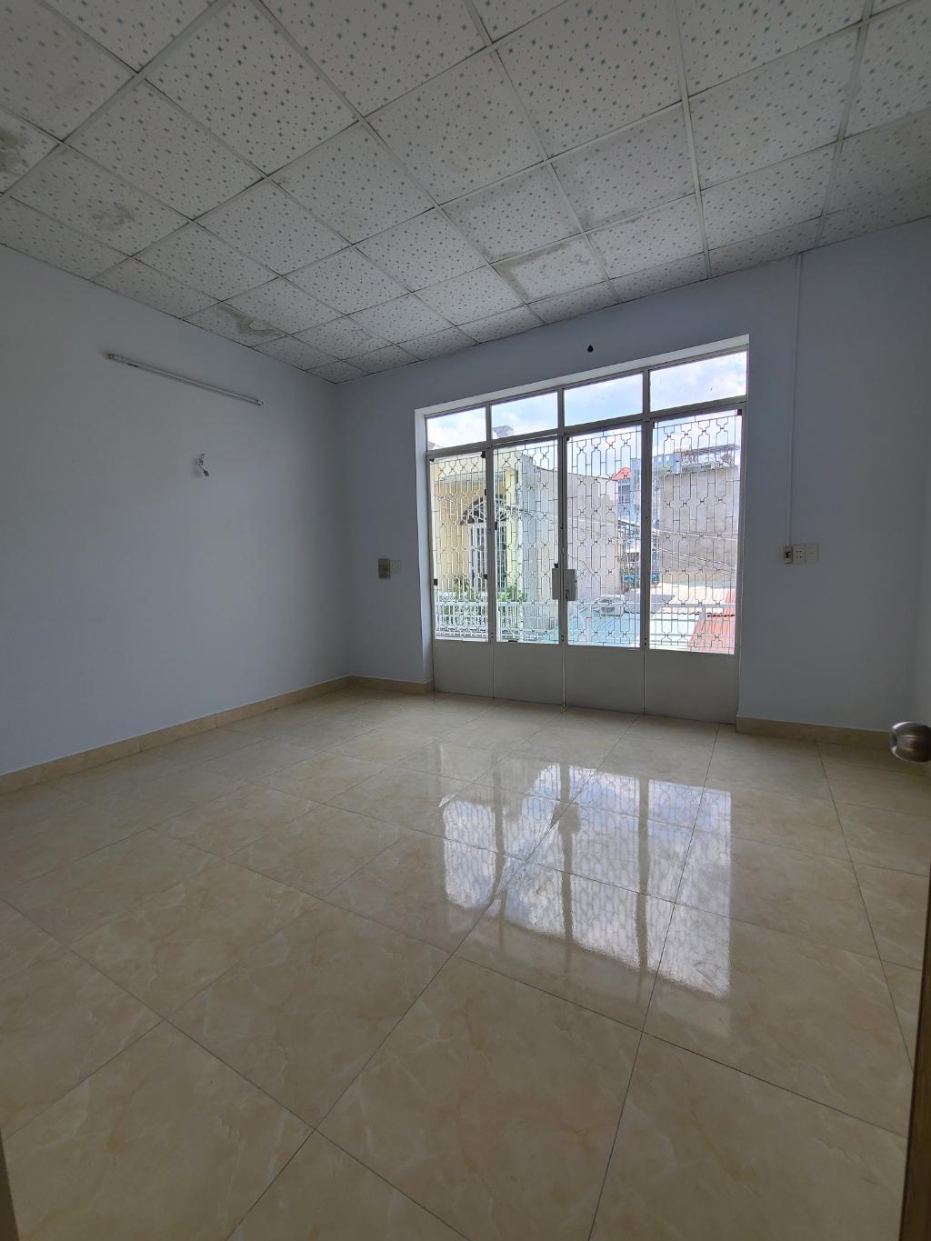 Bán nhà ngay chợ Phạm Văn Bạch, P12, Gò Vấp, 5x13m vuông vức, giá chỉ nhỉnh 4 tỷ còn bớt